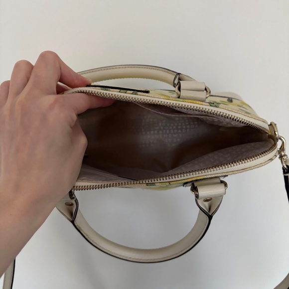 Kate Spade rare lemon print satchel purse - Picture 3 of 3
